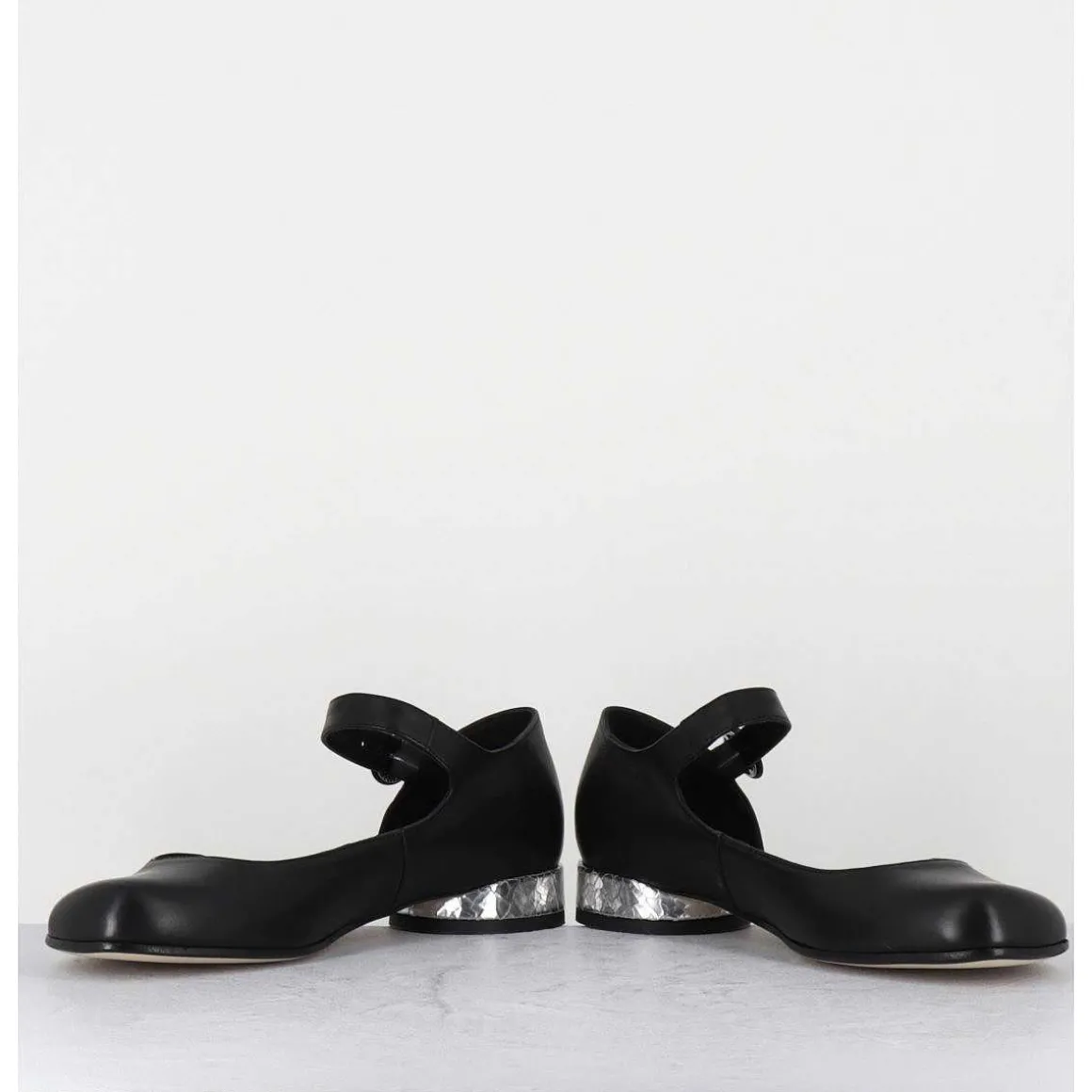 Babies Asymetrique En Cuir Noir Petit Talon Argent - Mani2 Fular Nero