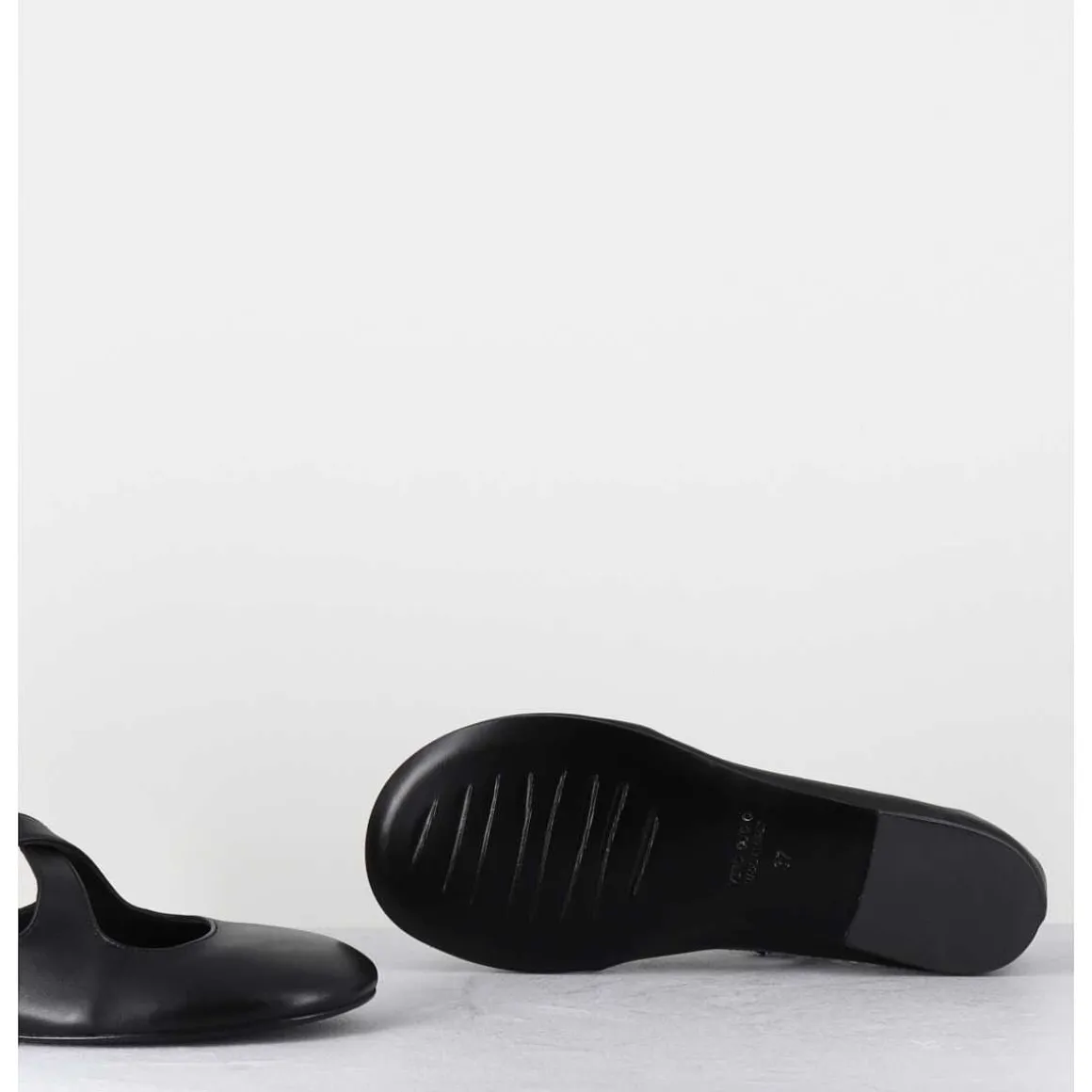 Ballerines A Brides Croisees En Cuir Souple Noir - Ziami Buffy Nero