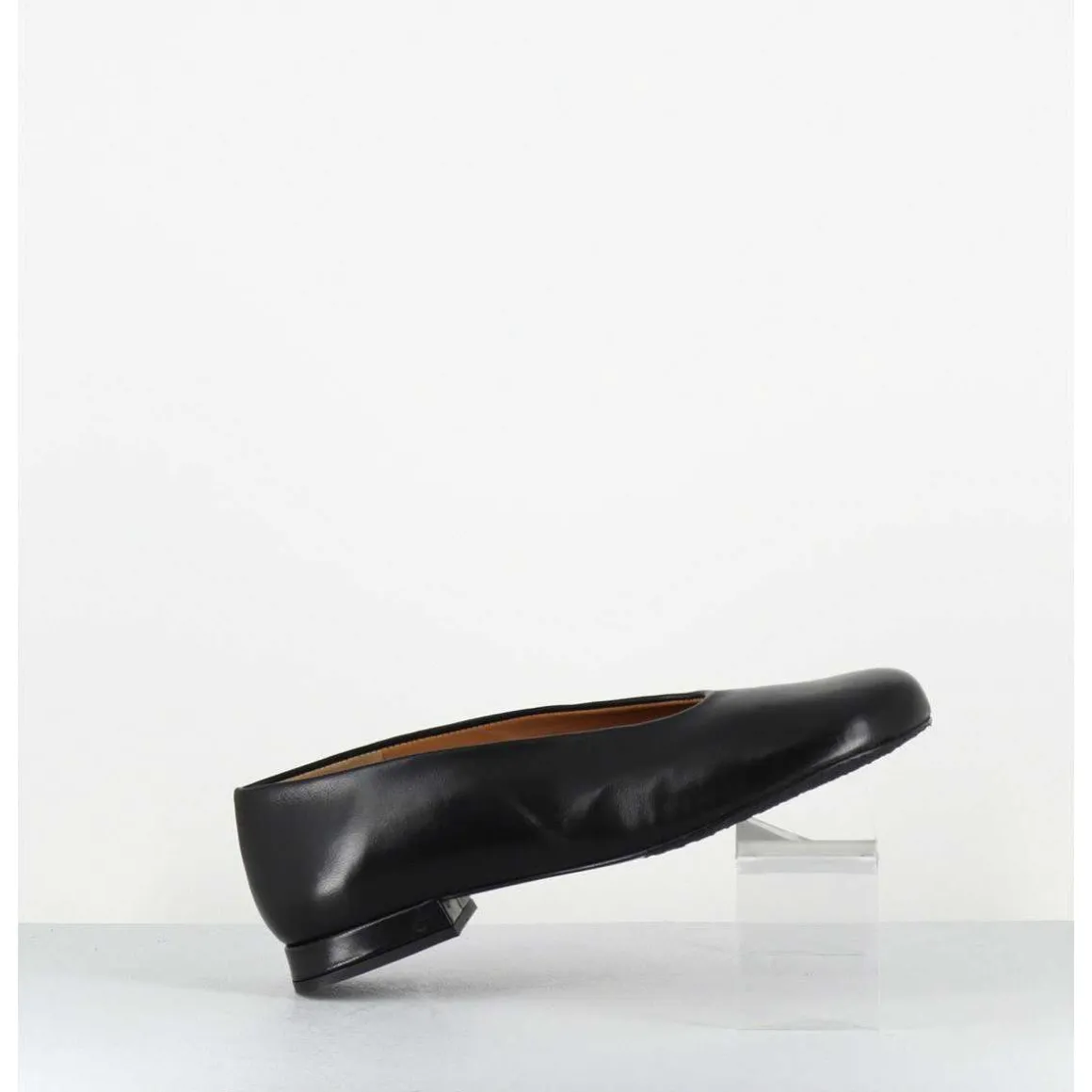 Ballerines Minimalistes En Cuir Souple Noir - Paola Black Nappa