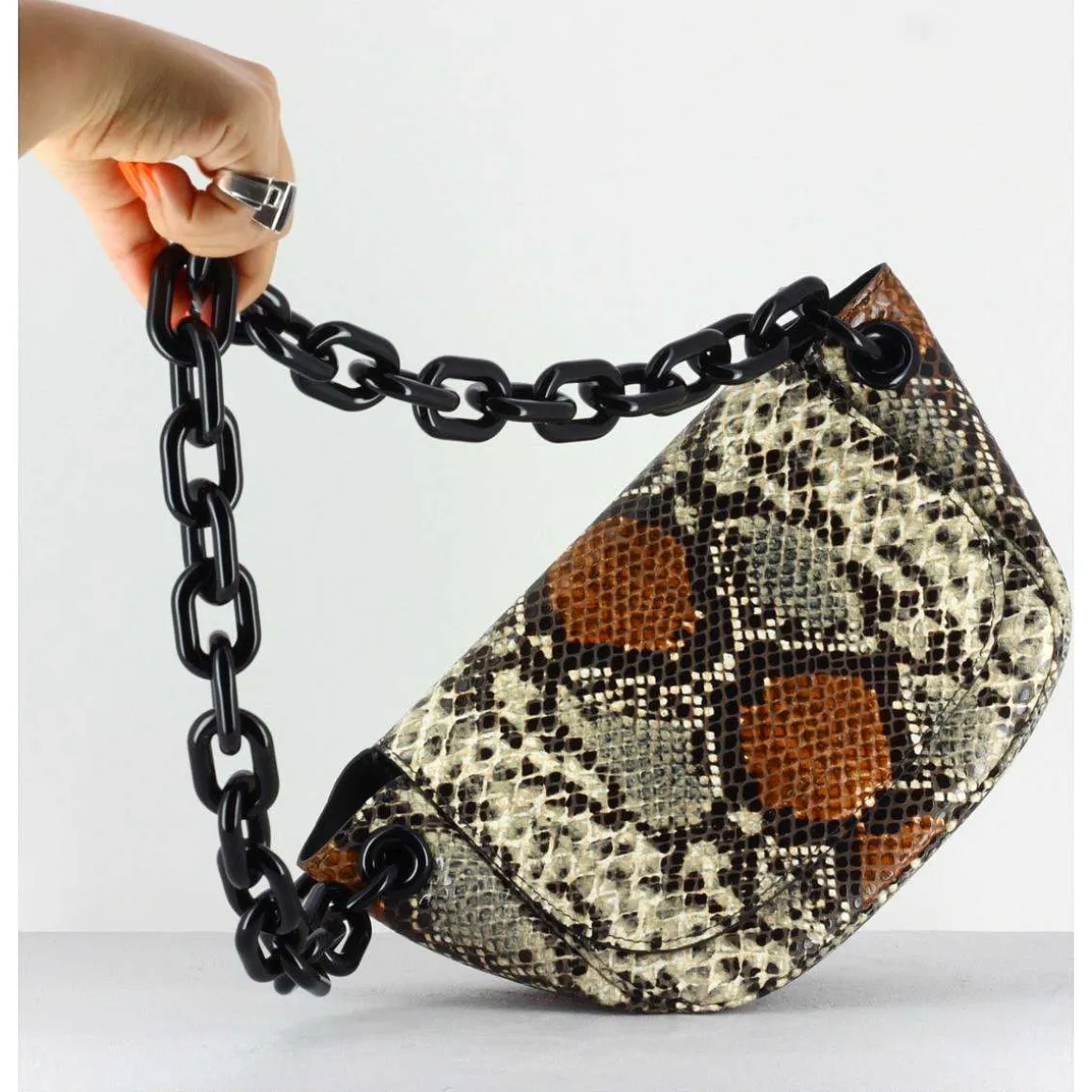 Bend Bag Snake