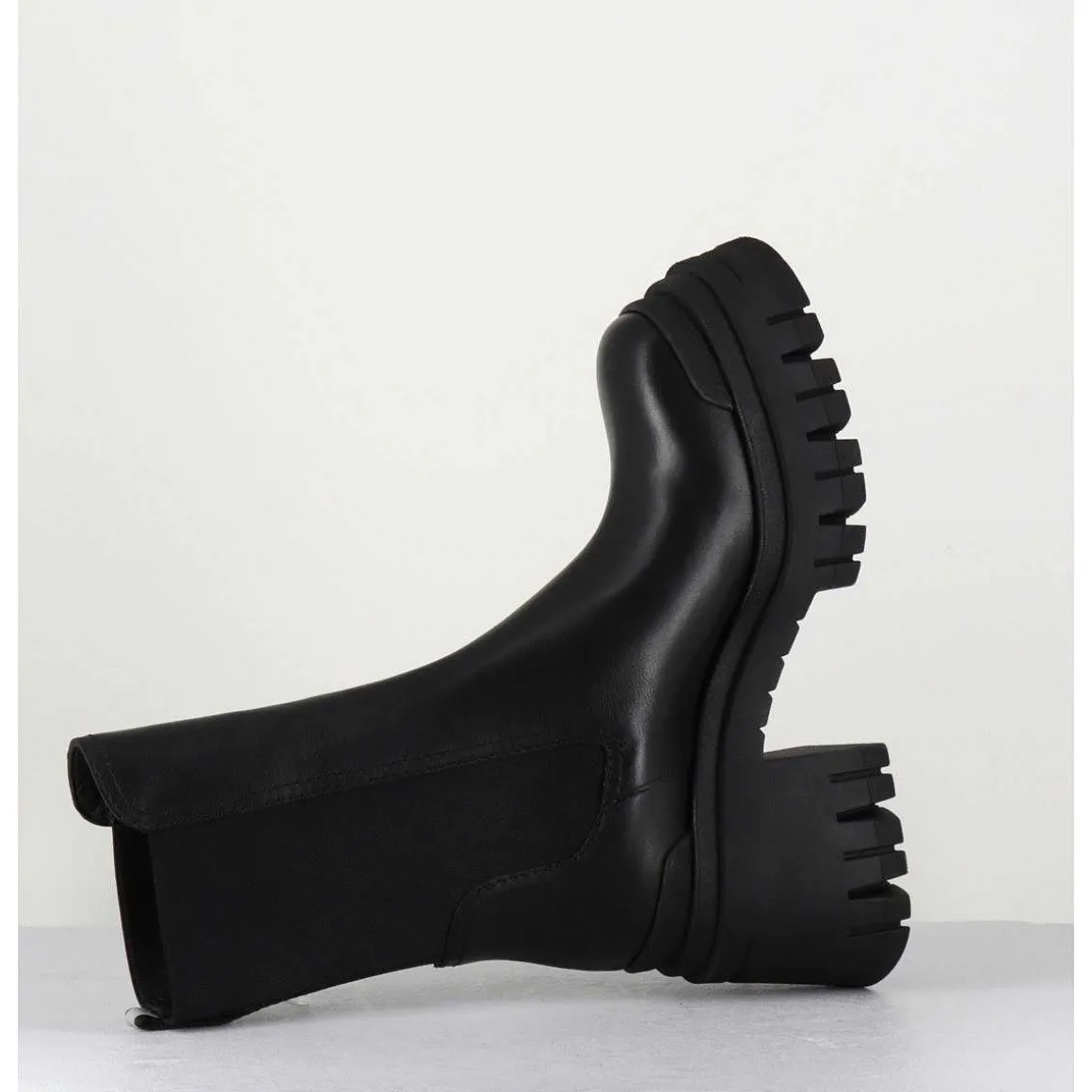 Boots A Elastique En Cuir Noir Track Sole - M6347 Gaucho Nero