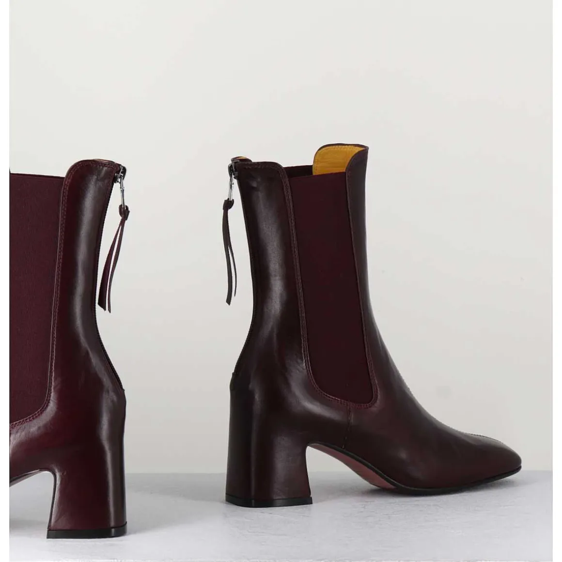 Boots A Elastiques En Cuir Souple Bordeaux - P900 Rubino
