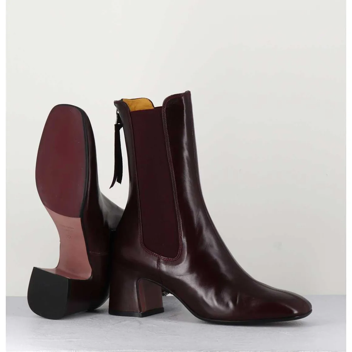 Boots A Elastiques En Cuir Souple Bordeaux - P900 Rubino