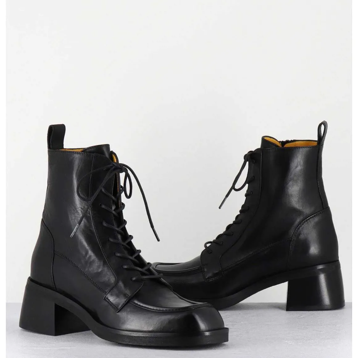 Boots A Lacets En Cuir Souple Noir - W232693 Guanto Nero