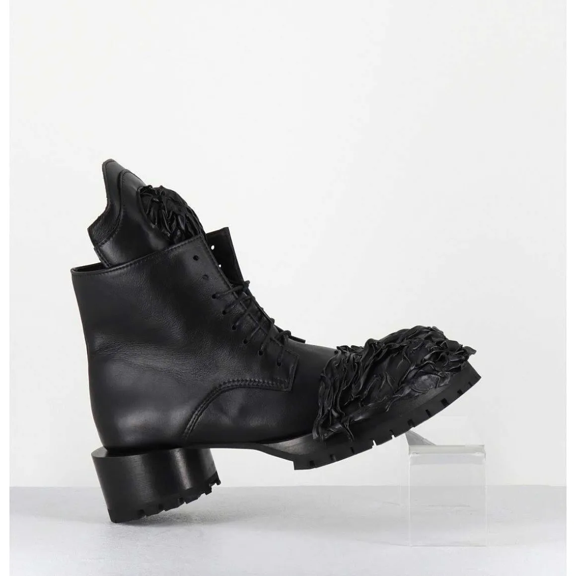 Boots A Lacets Talon Cylindrique Et Cuir Noir Froisse - Lava Nappa Nero