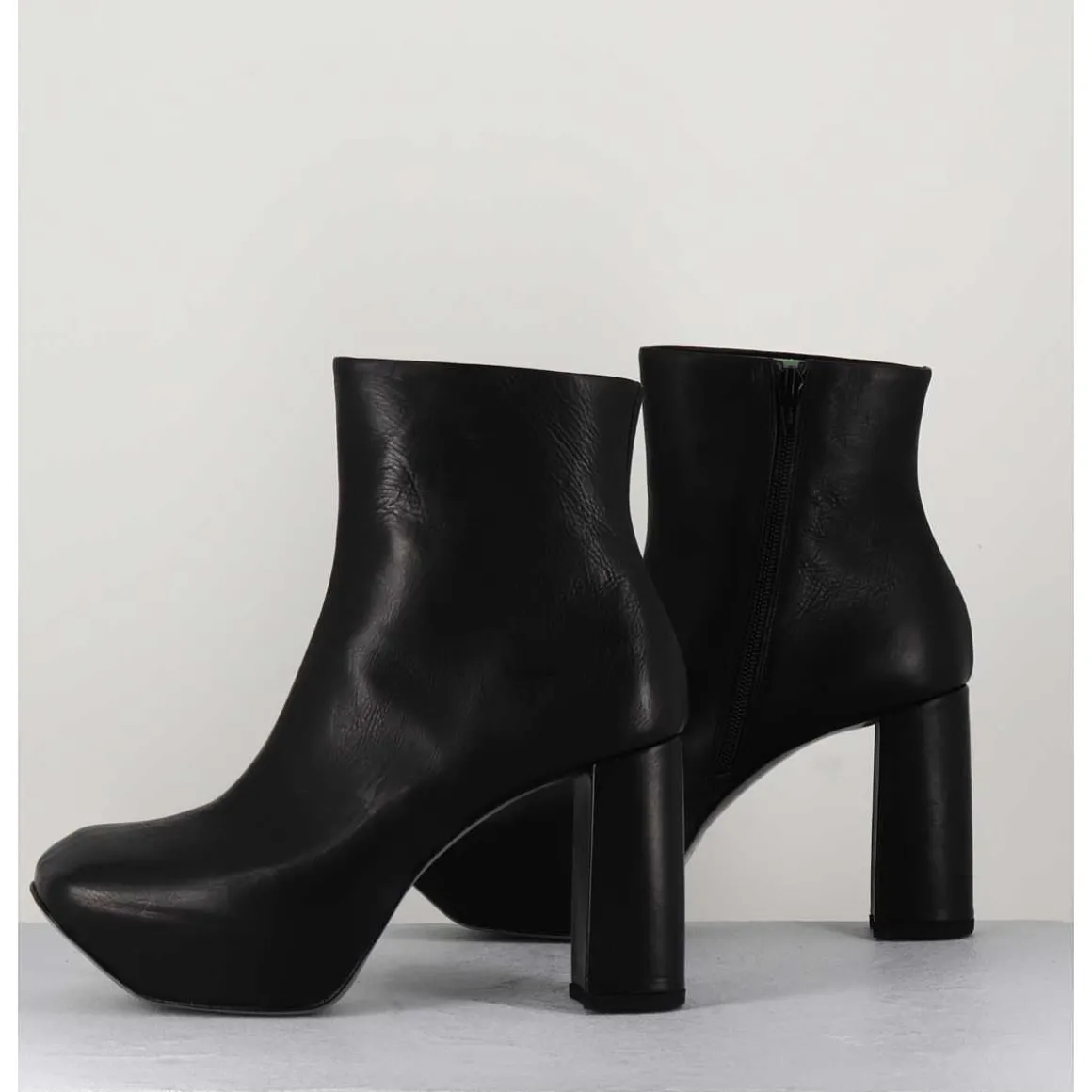 Boots A Plateforme Asymetrique En Cuir Noir - M22I99432 Nero