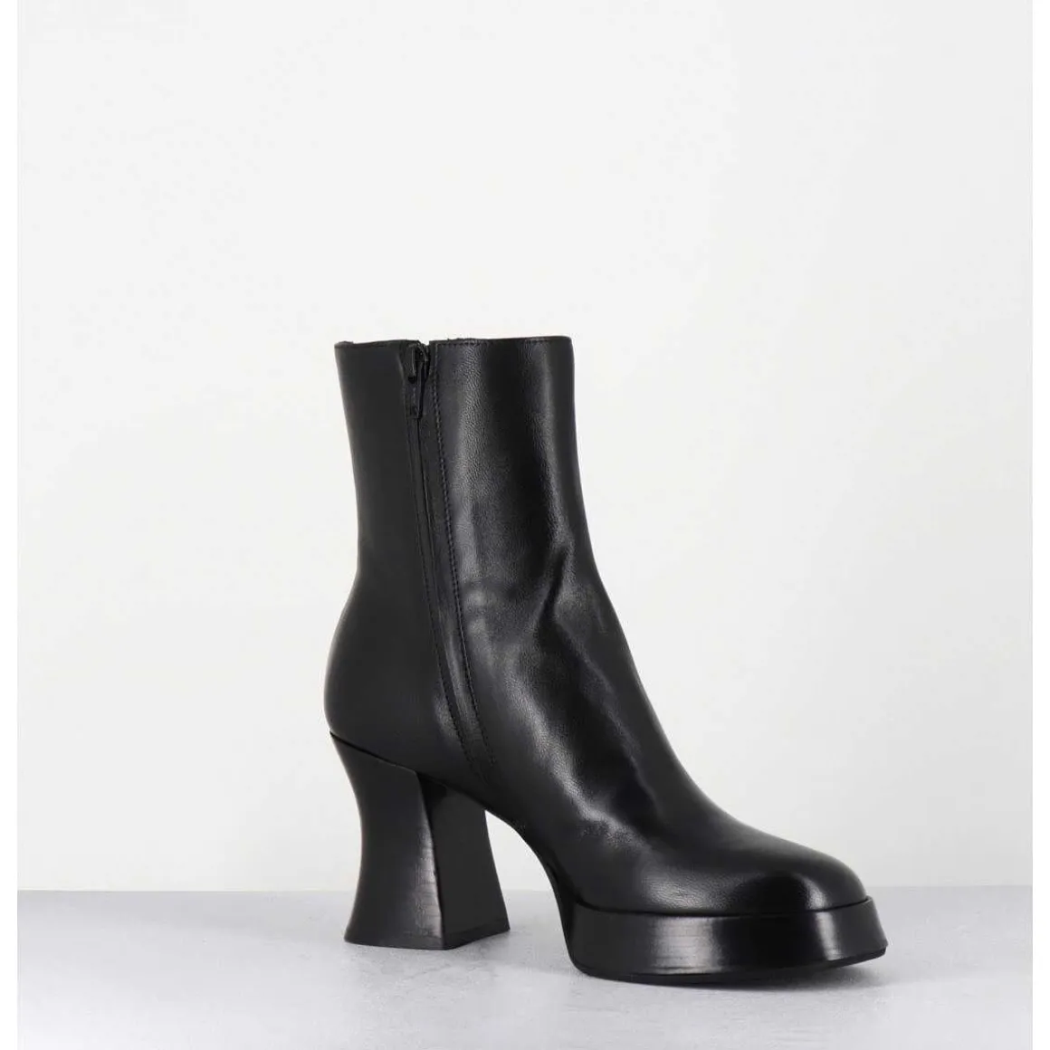 Boots A Plateforme En Cuir Noir Talon Retro - Blau Nappa Nero