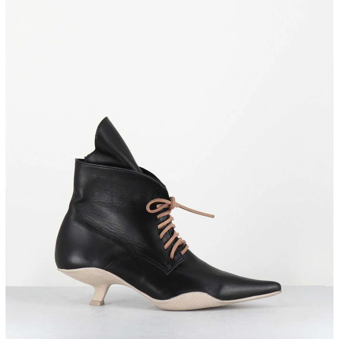 Boots Bout Pointu A Lacets - Mina Nappa Nero