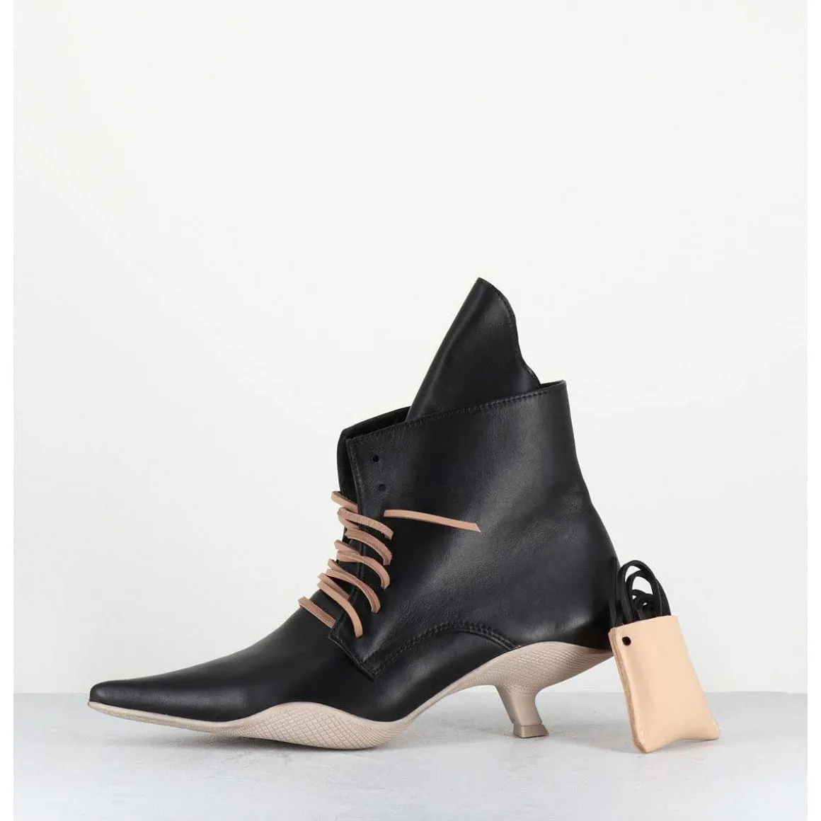 Boots Bout Pointu A Lacets - Mina Nappa Nero