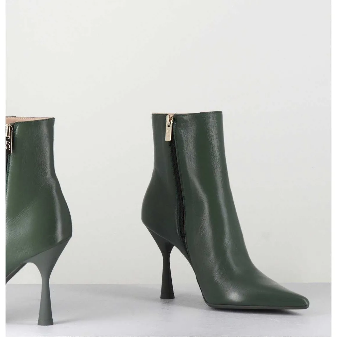 Boots Bout Pointu En Cuir Souple Vert - Dea Cappy