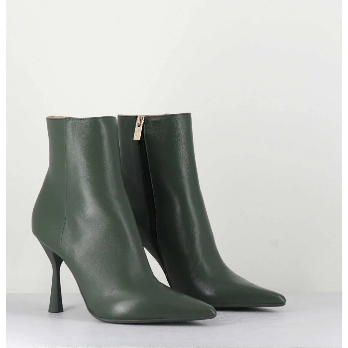 Boots Bout Pointu En Cuir Souple Vert - Dea Cappy