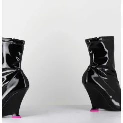 Boots Bout Pointu Vernis Noir Talon Compense Y2K - Marla Fluid Black