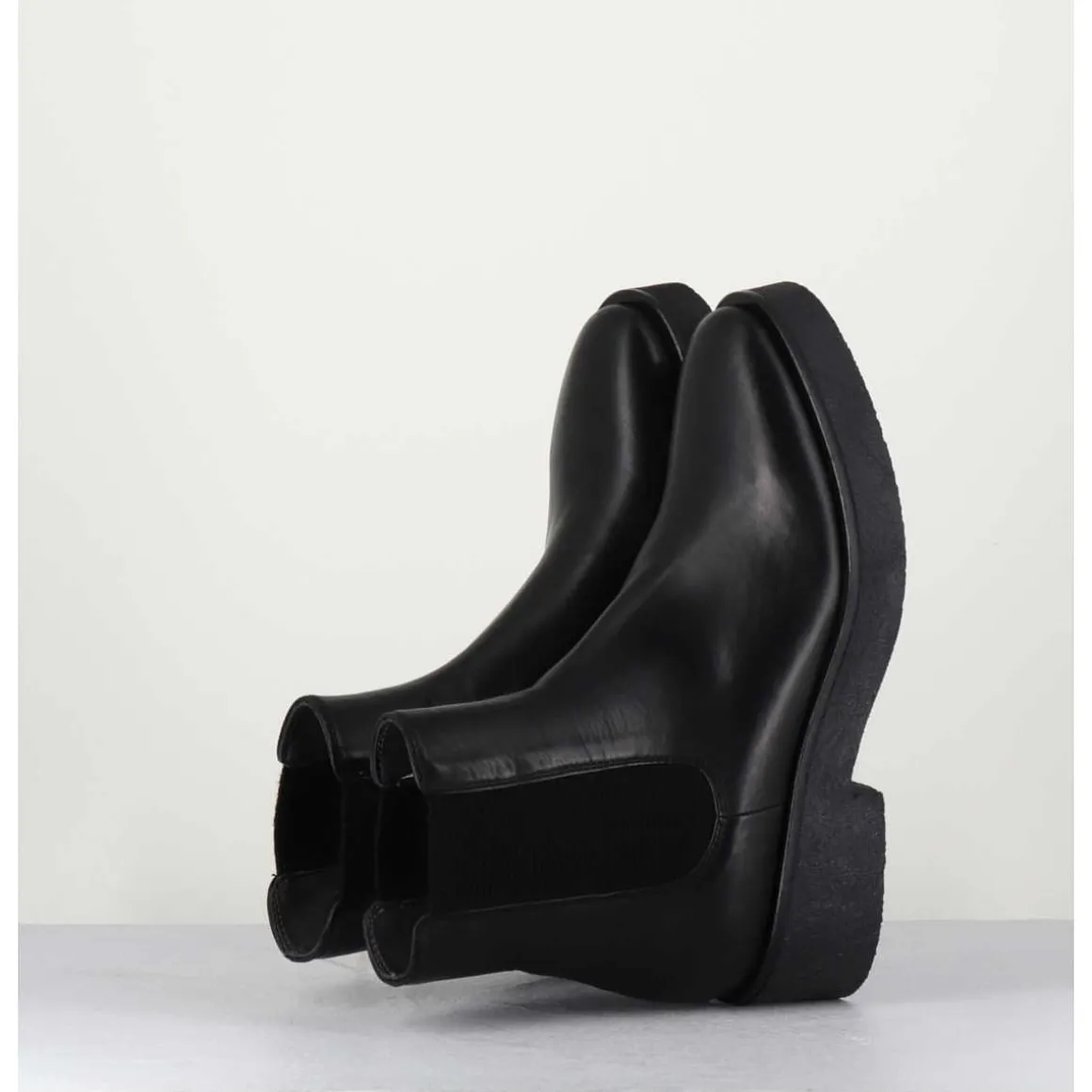 Boots Chelsea En Cuir Naplak Noir - Perla Nero