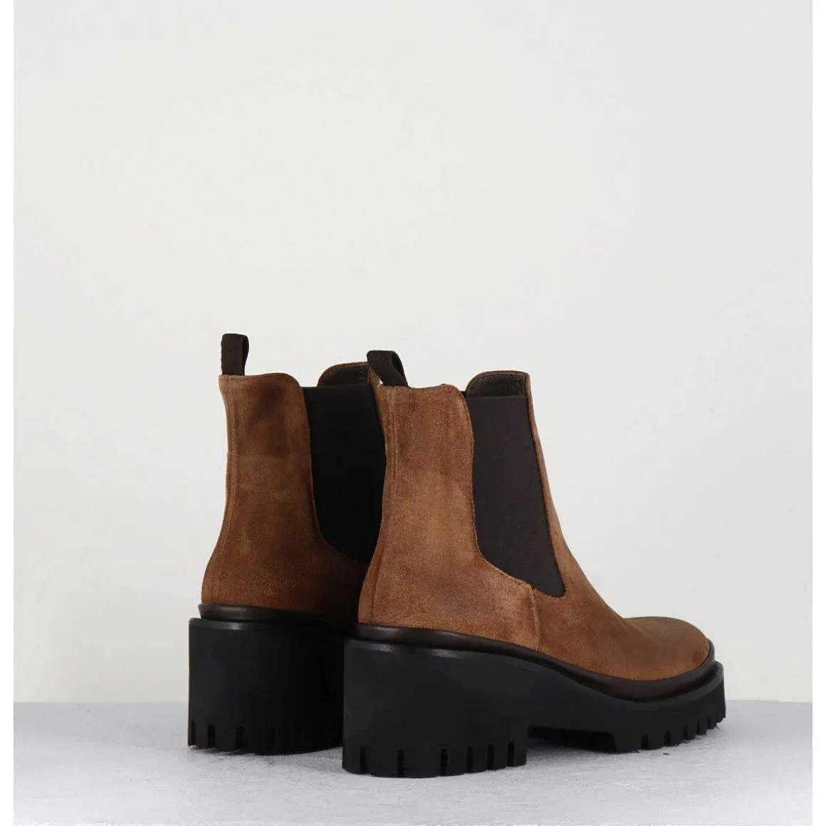 Boots Chelsea En Daim Camel & Semelle Micro - Bradi Oil Castagno