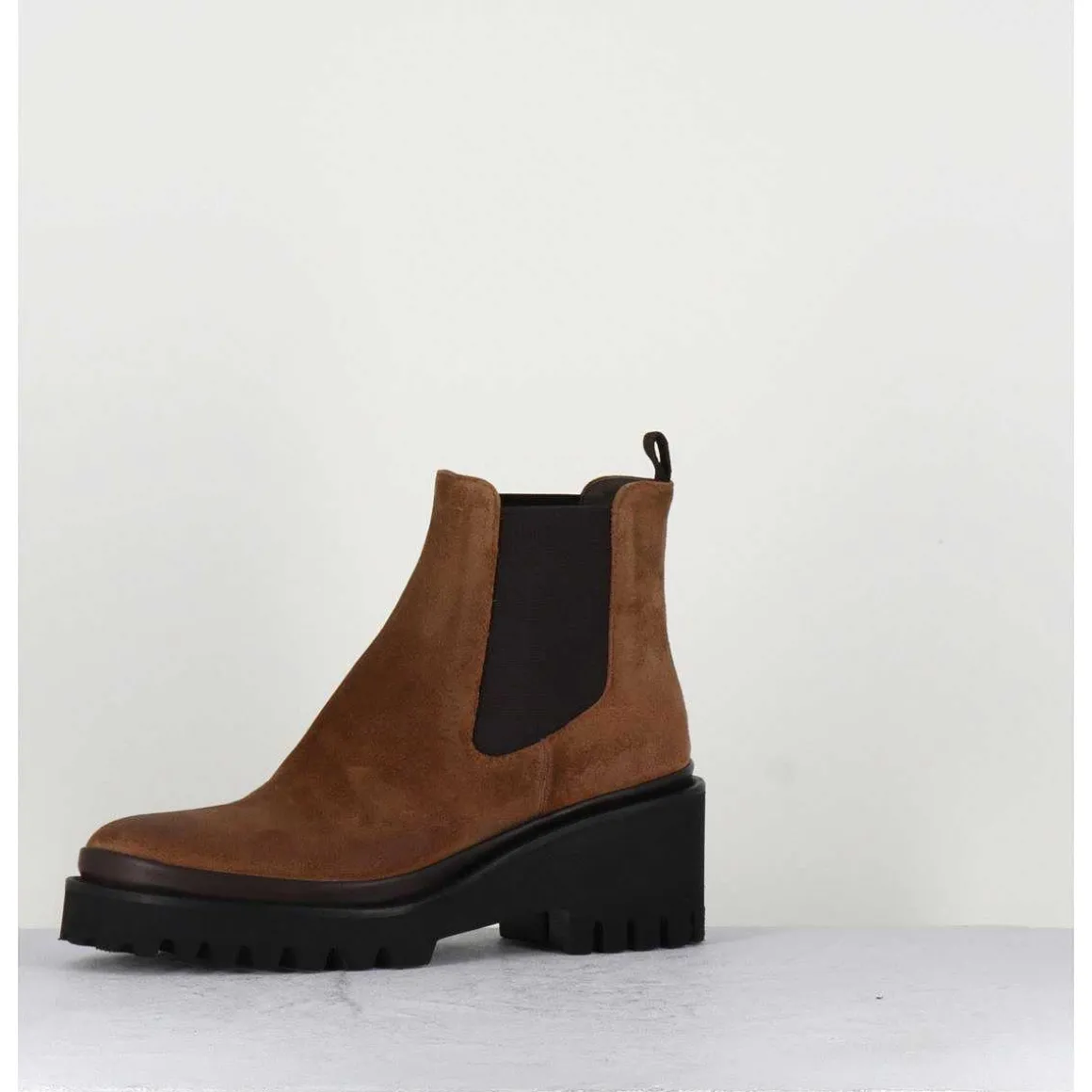 Boots Chelsea En Daim Camel & Semelle Micro - Bradi Oil Castagno
