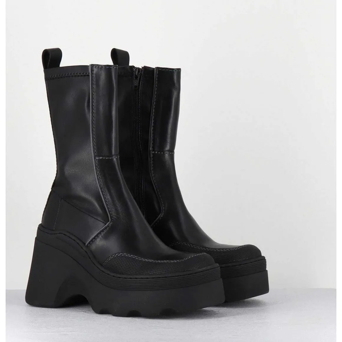 Boots Compensees En Cuir Noir Stretch - Deandra Black Boots