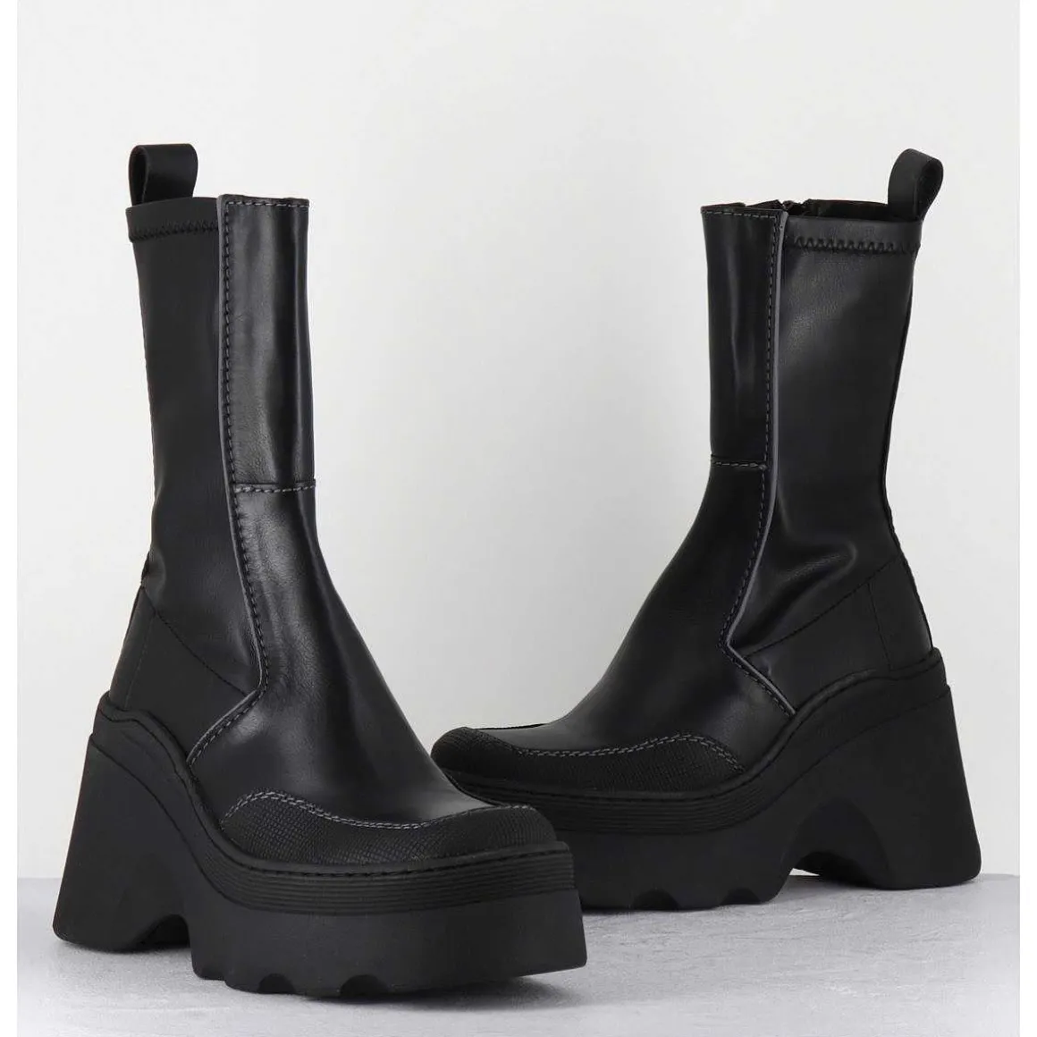 Boots Compensees En Cuir Noir Stretch - Deandra Black Boots