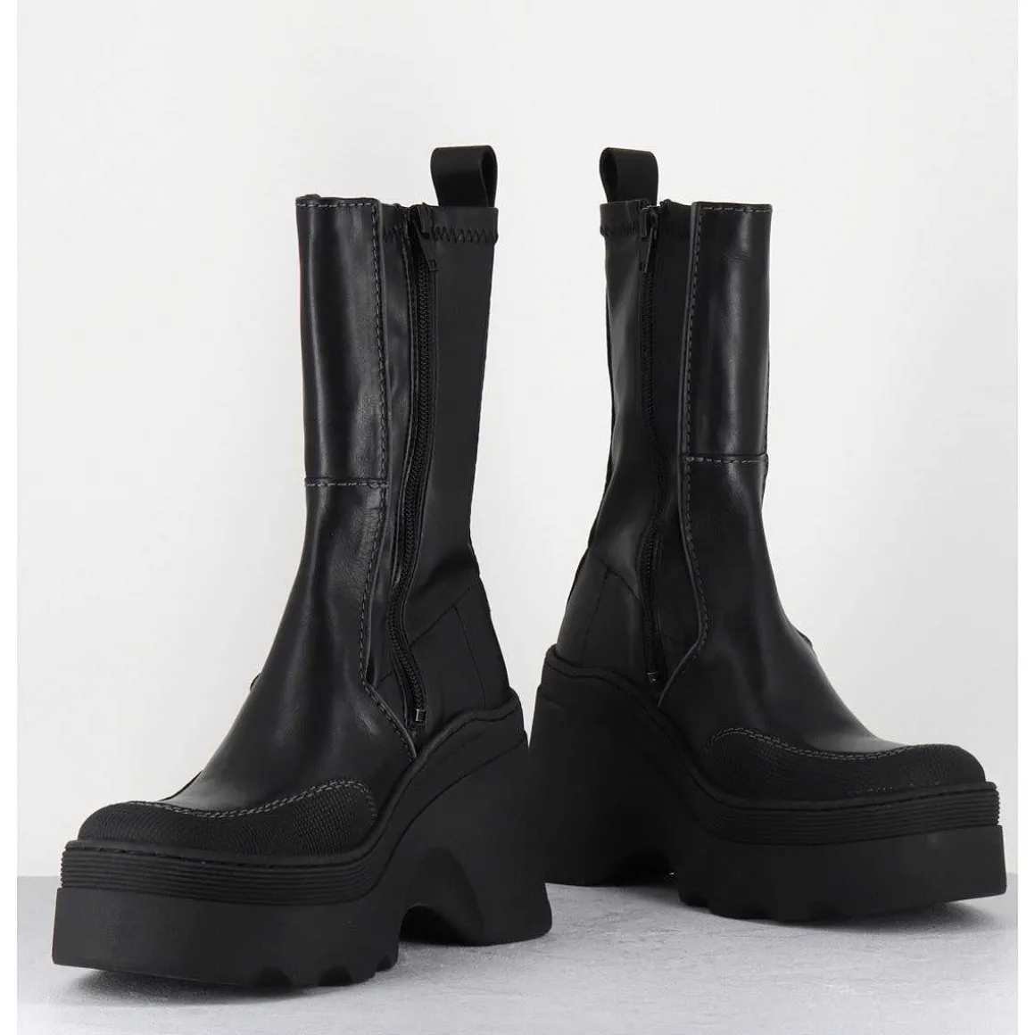 Boots Compensees En Cuir Noir Stretch - Deandra Black Boots