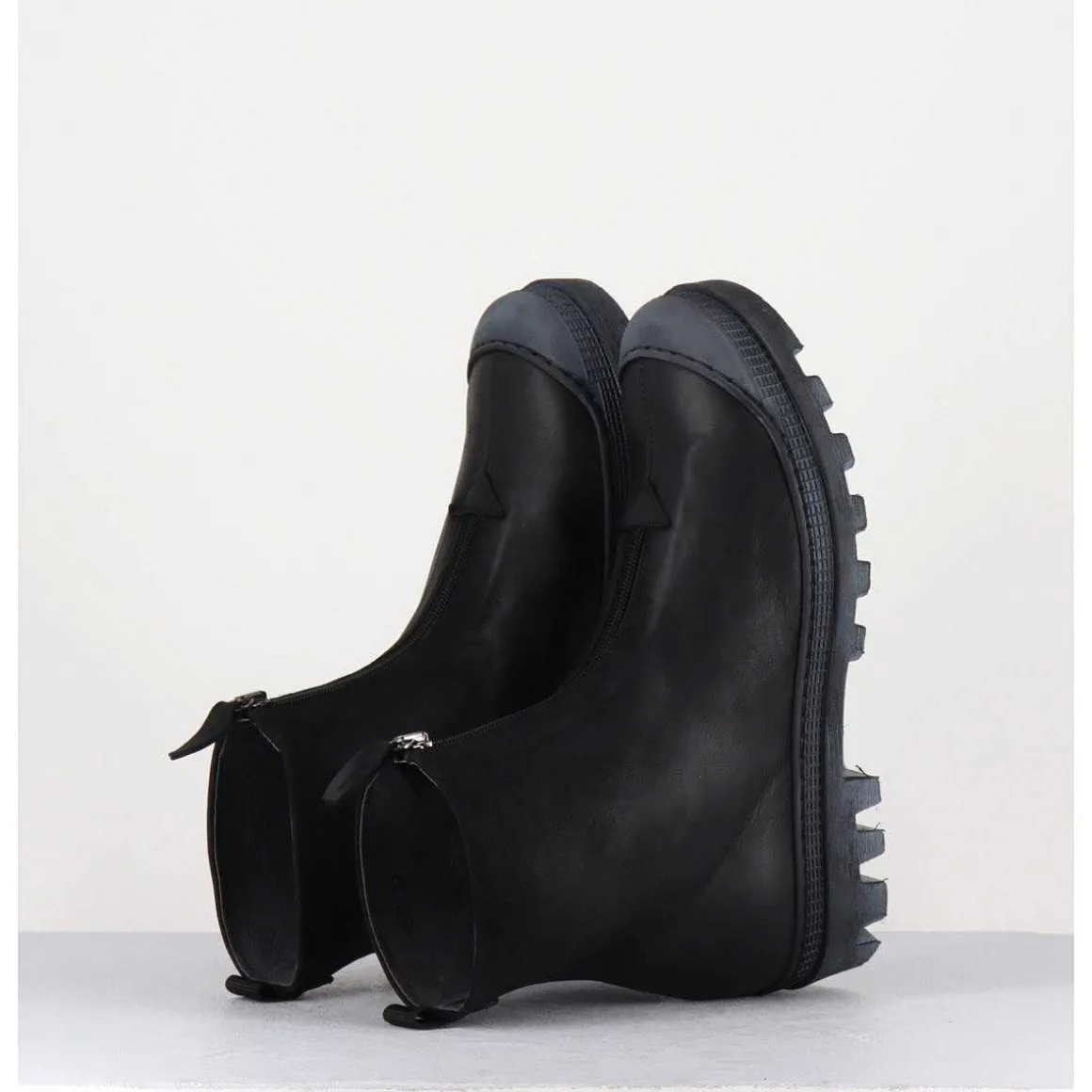 Boots En Cuir Gras Noir Avec Zip Centrale - I6-967 Black