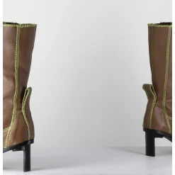 Boots En Cuir Marron Coutures Graphiques Vertes - Eimi Green Boots