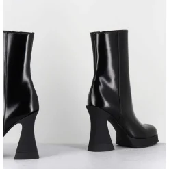 Boots En Cuir Noir A Talon Haut En Gomme - Janis Bootie Nero