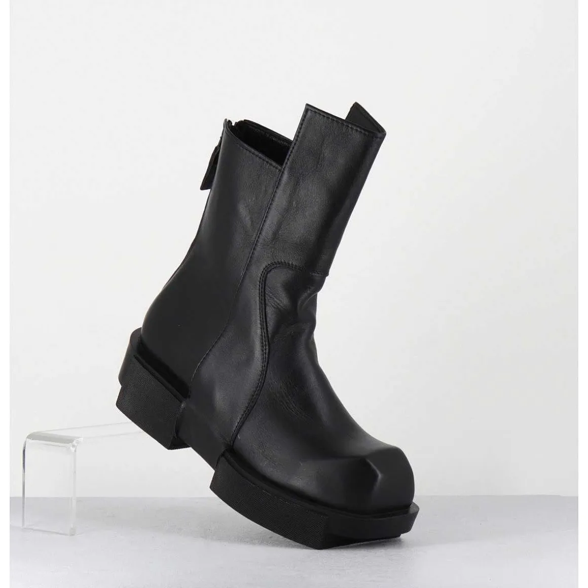 Boots En Cuir Noir Legeres Semelle Destructuree - Gura Vitelo Nero