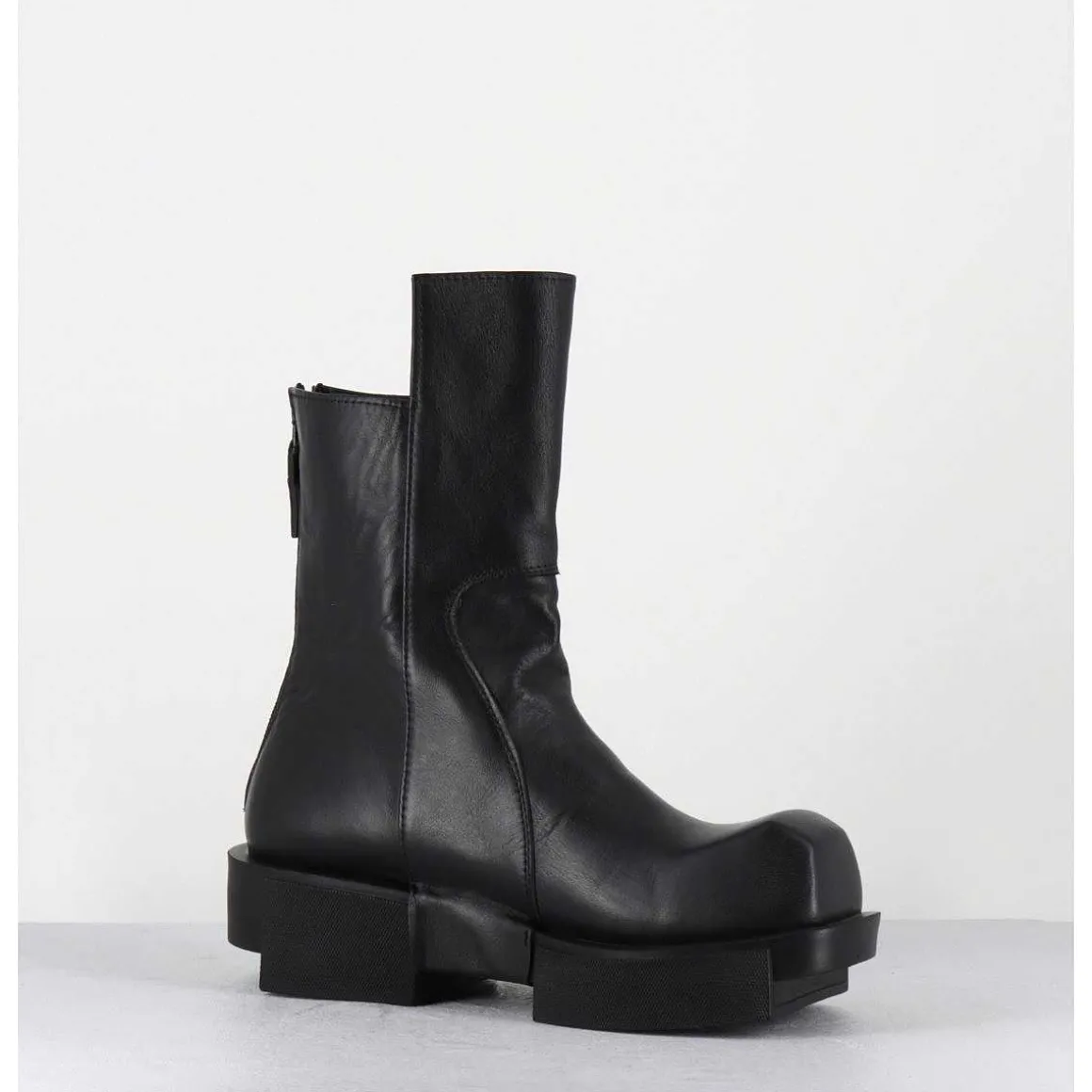 Boots En Cuir Noir Legeres Semelle Destructuree - Gura Vitelo Nero