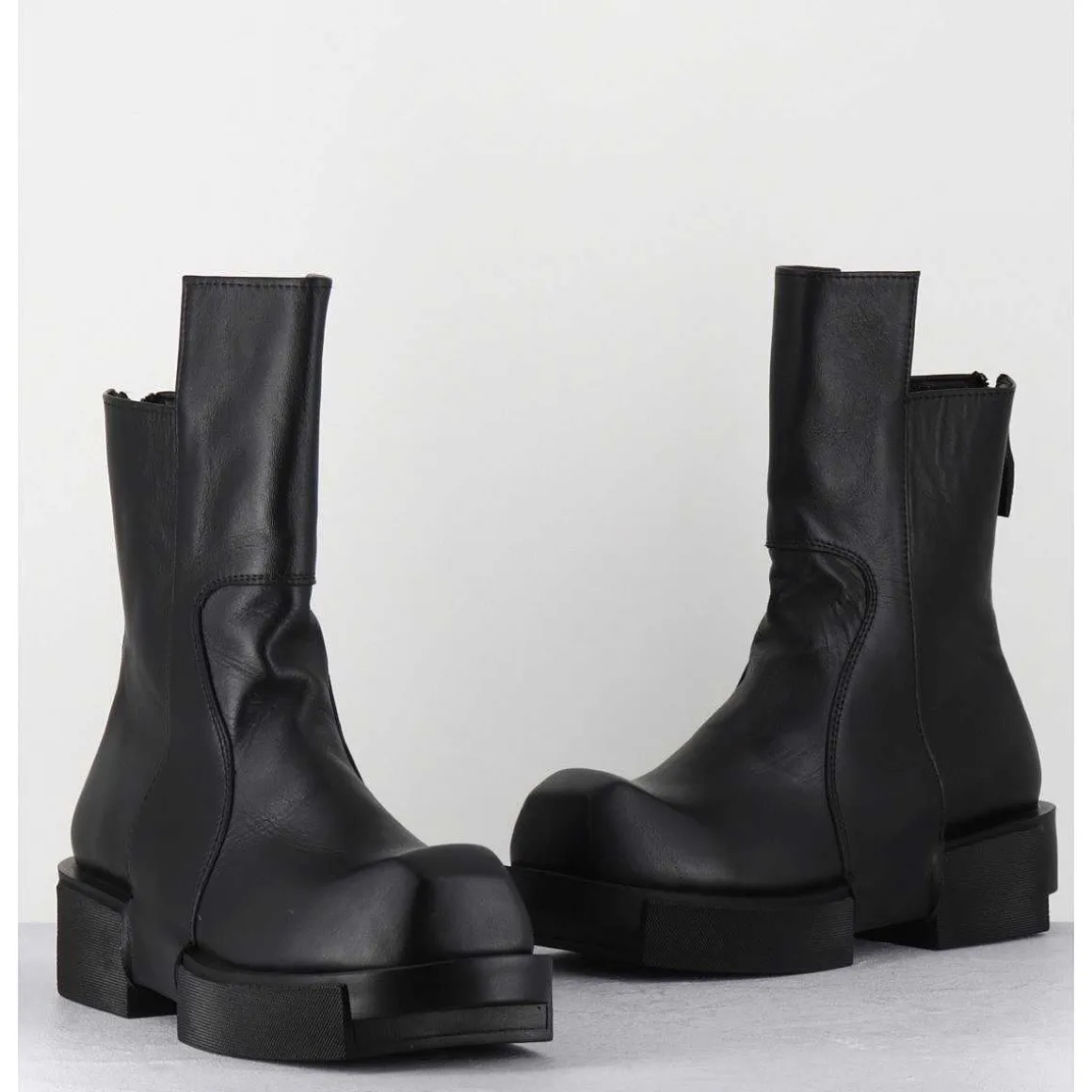 Boots En Cuir Noir Legeres Semelle Destructuree - Gura Vitelo Nero