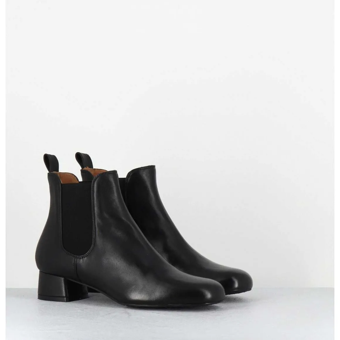 Boots En Cuir Souple Noir Petit Talon & Elastiques - Cesaria Black Nappa