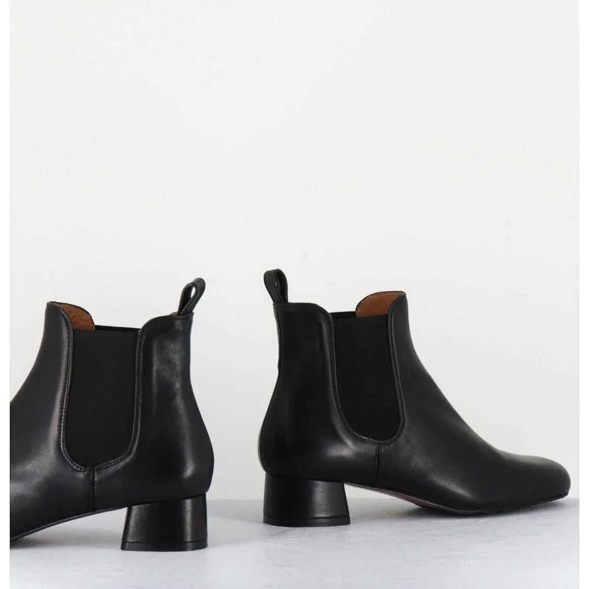 Boots En Cuir Souple Noir Petit Talon & Elastiques - Cesaria Black Nappa