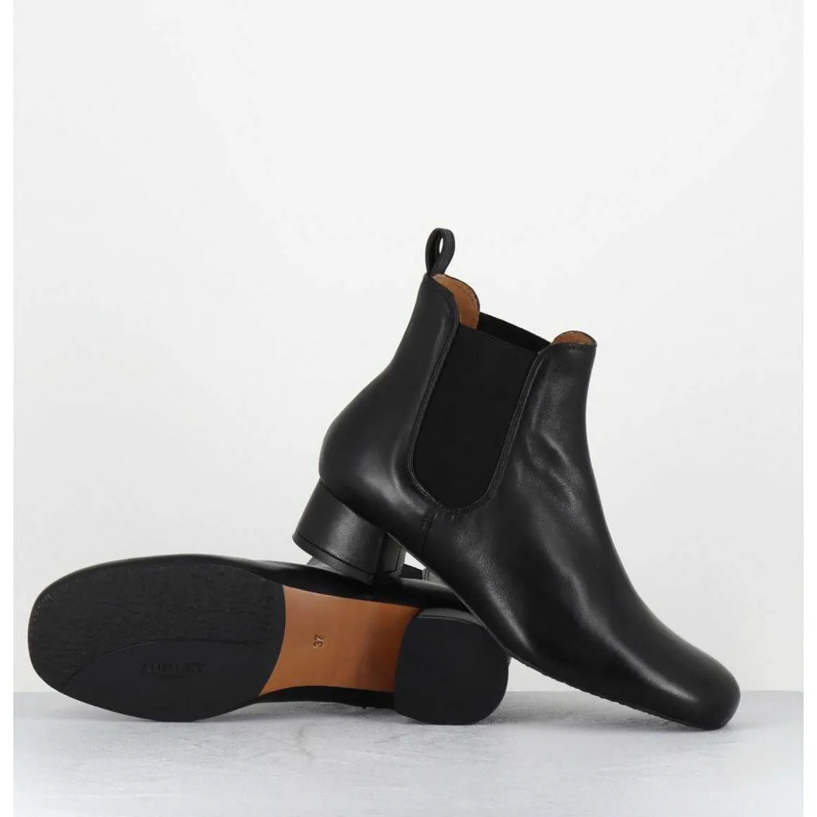 Boots En Cuir Souple Noir Petit Talon & Elastiques - Cesaria Black Nappa