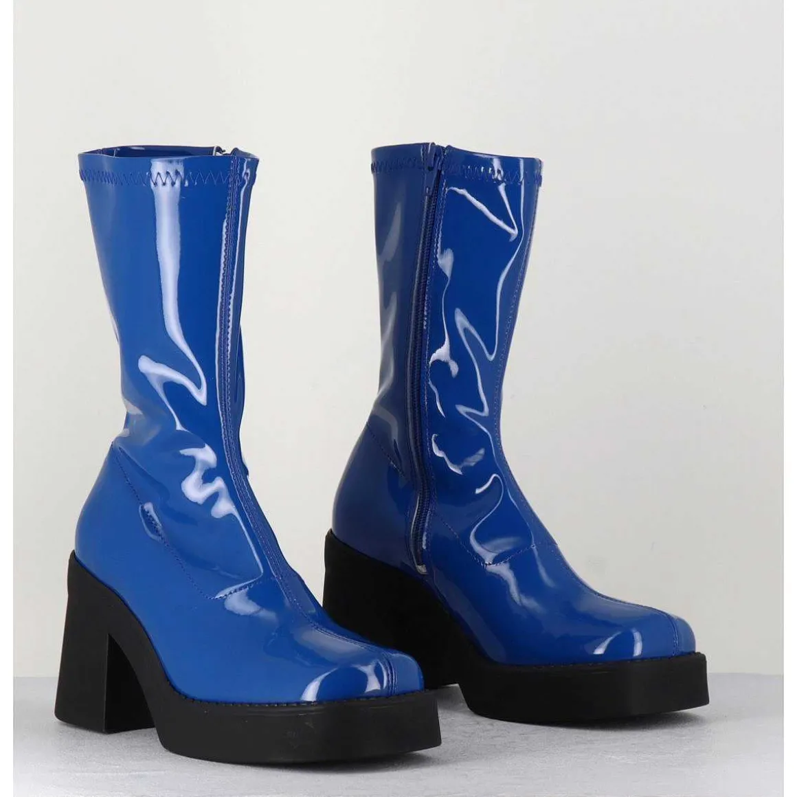 Boots Galbante En Stretch Vernis Bleu - Noely Blue Boots