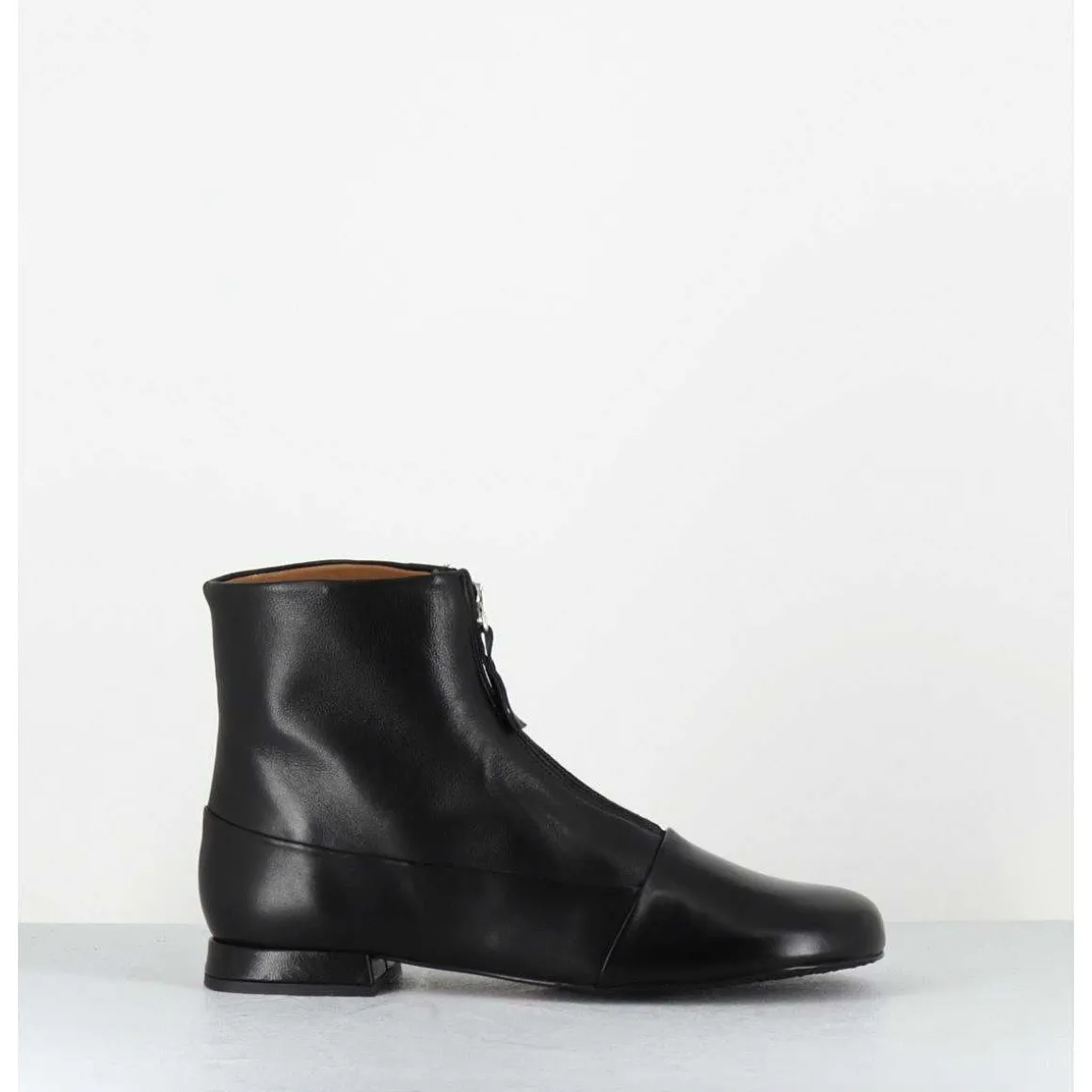Boots Plates En Cuir Souple Noir A Zip - Maria Black Nappa
