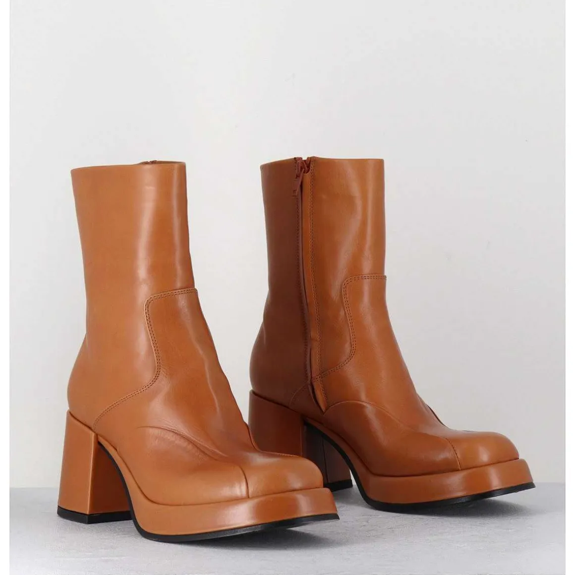 Boots 70S En Cuir Beige - Archi Cuoio