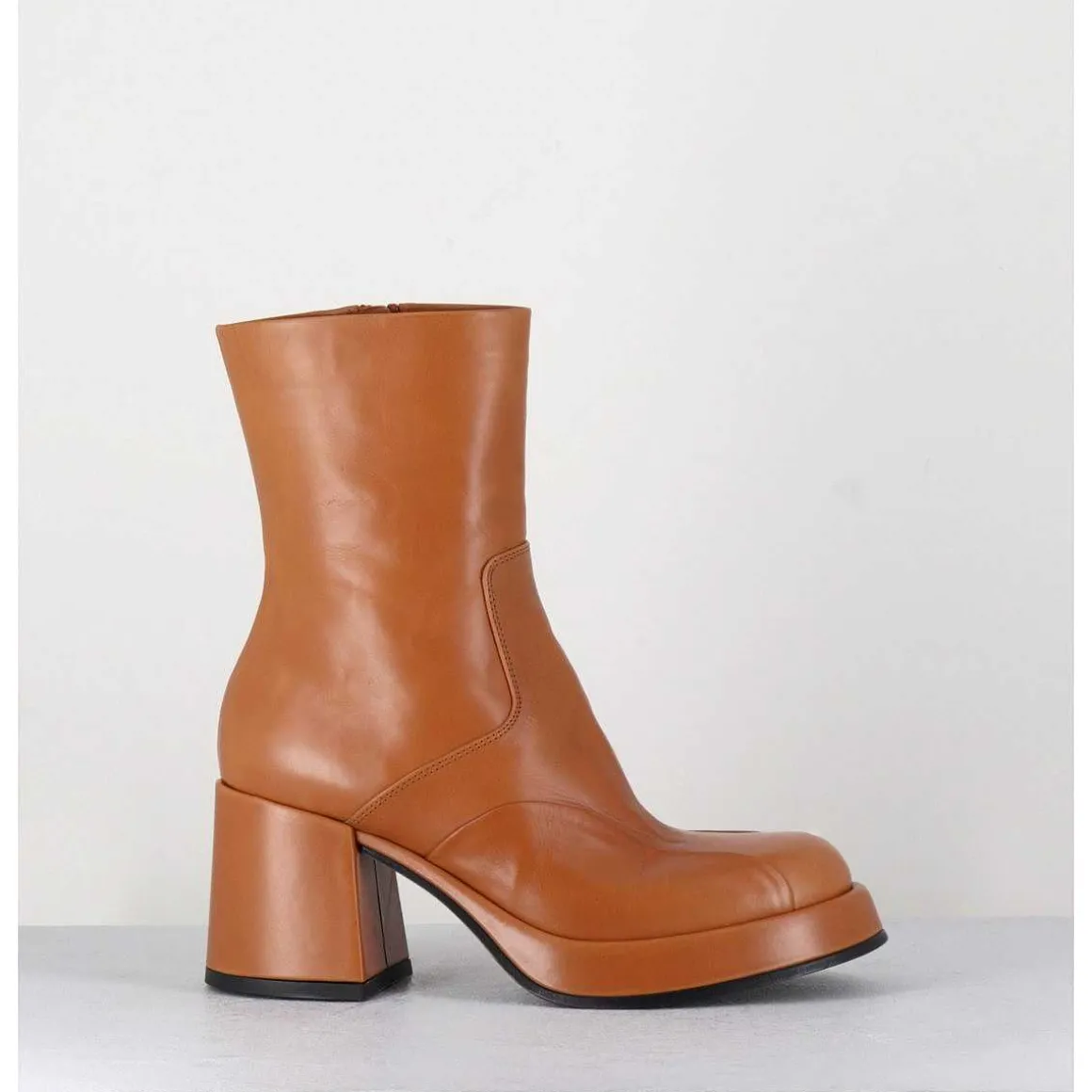 Boots 70S En Cuir Beige - Archi Cuoio