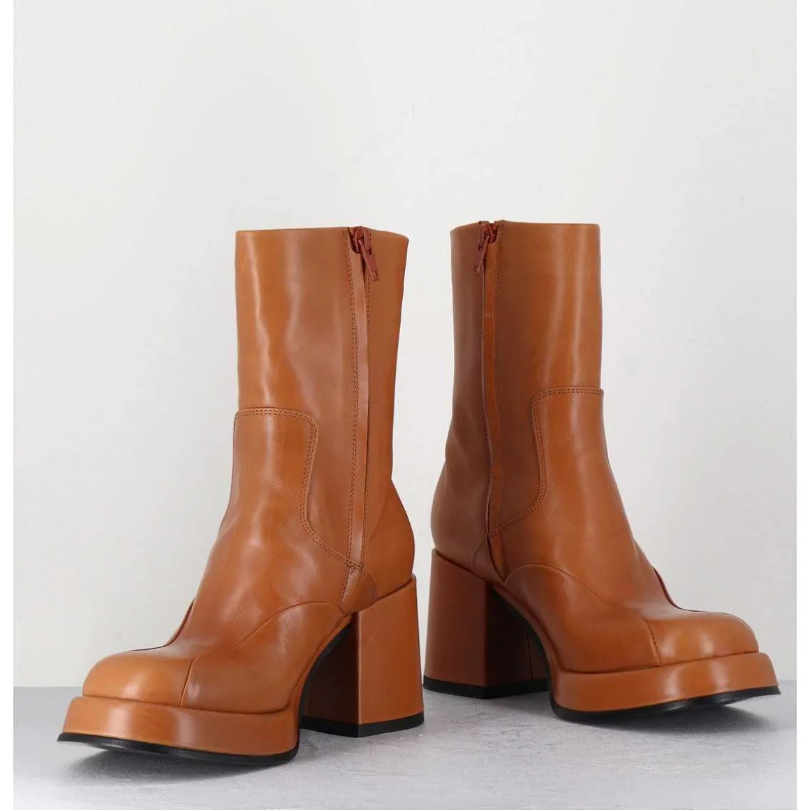 Boots 70S En Cuir Beige - Archi Cuoio