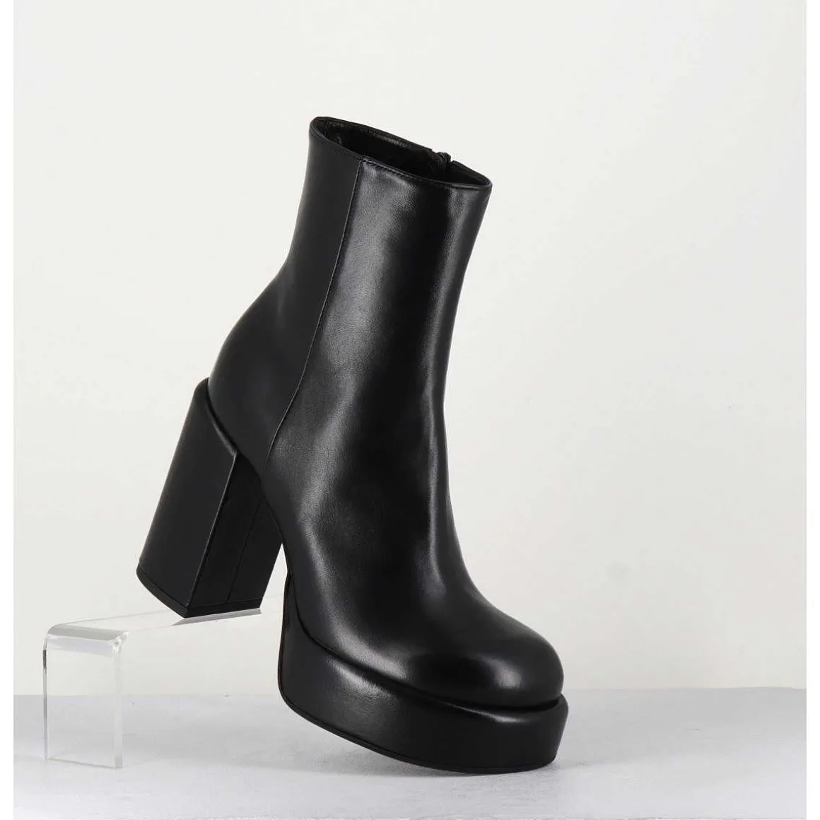 Boots 70S En Cuir Noir - Aiko Nappa Nero