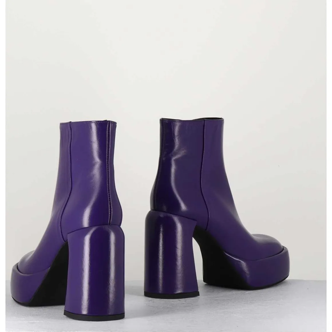 Boots 70S En Cuir Prune - E3303 Purple