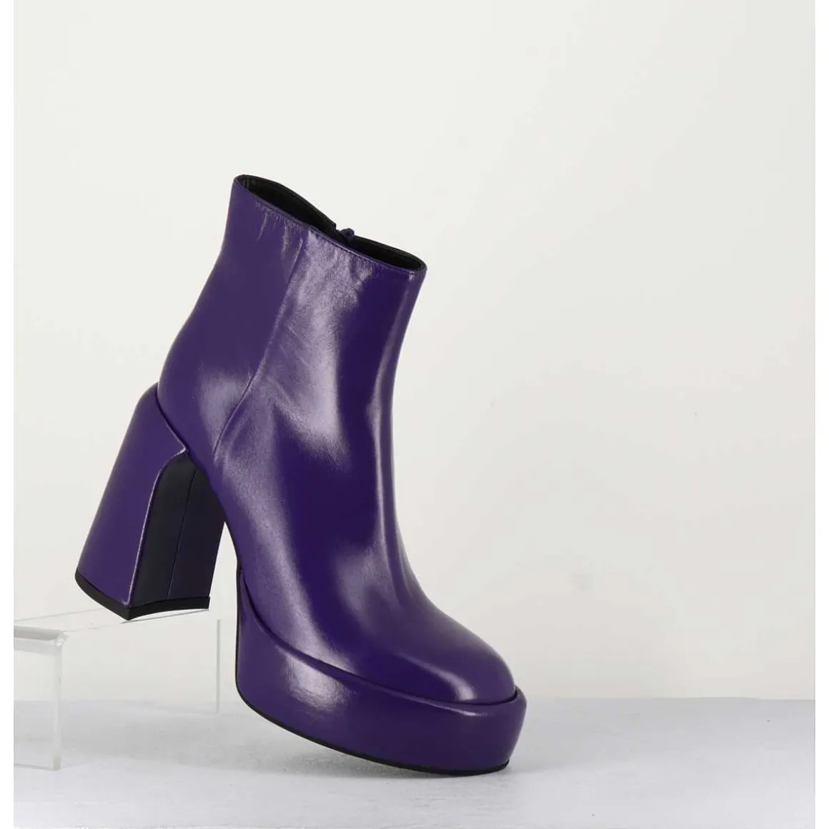 Boots 70S En Cuir Prune - E3303 Purple