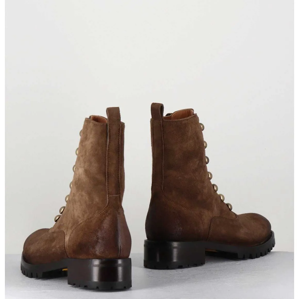 Bottines A Boutonniere En Daim Marron Brosse - 2738 Peach Sandalo