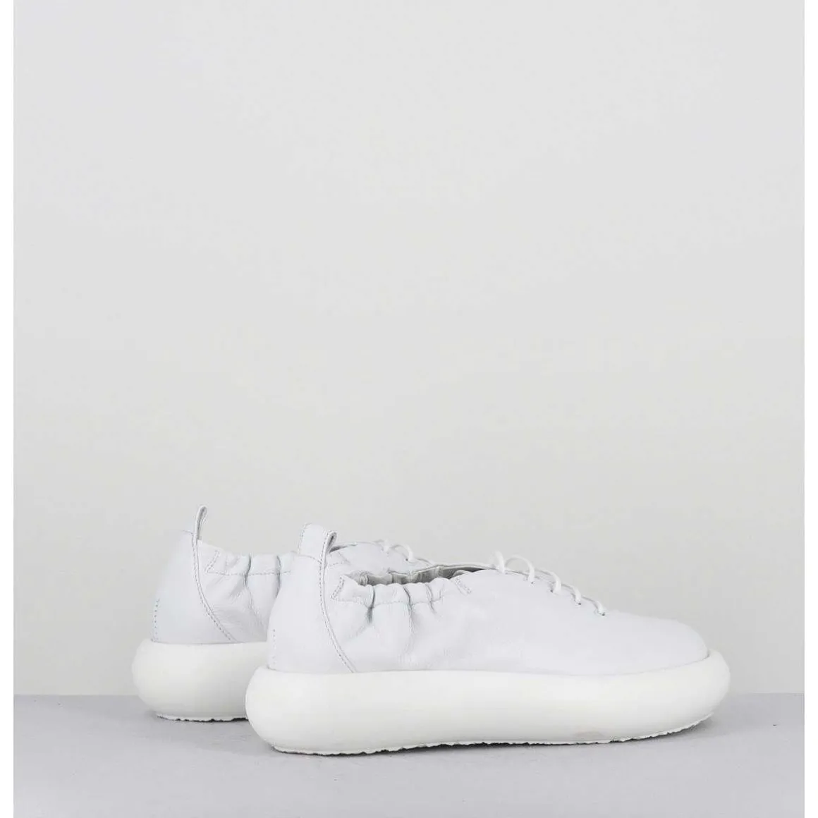 Lace-Up Donut Shoe Cuir Blanc - 1C6856D Travel White
