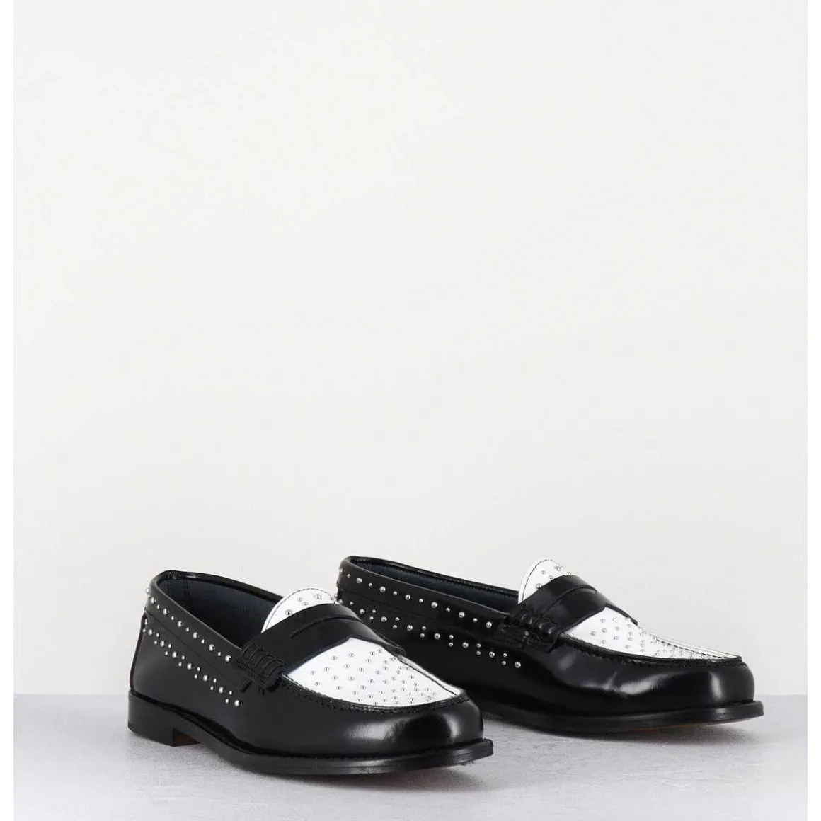 Mocassins Bi-Colores Noir & Blanc Cloutes - Ilay Abra Nero Bianco
