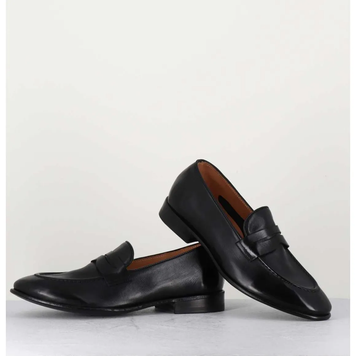 Mocassins Plats En Cuir Souple Noir- Dunia 80013 Black