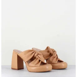 Mules A Plateforme En Cuir Souple Beige - Auri Cloe Biscotto