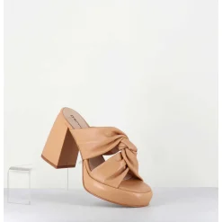 Mules A Plateforme En Cuir Souple Beige - Auri Cloe Biscotto