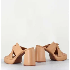 Mules A Plateforme En Cuir Souple Beige - Auri Cloe Biscotto