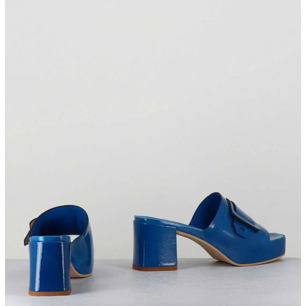 Mules A Plateforme Petit Talon Vernis Bleu - 11532 Vetro Sky