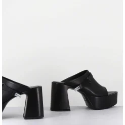 Mules A Plateforme Pointu En Cuir Noir - M6415 Vanity Nero