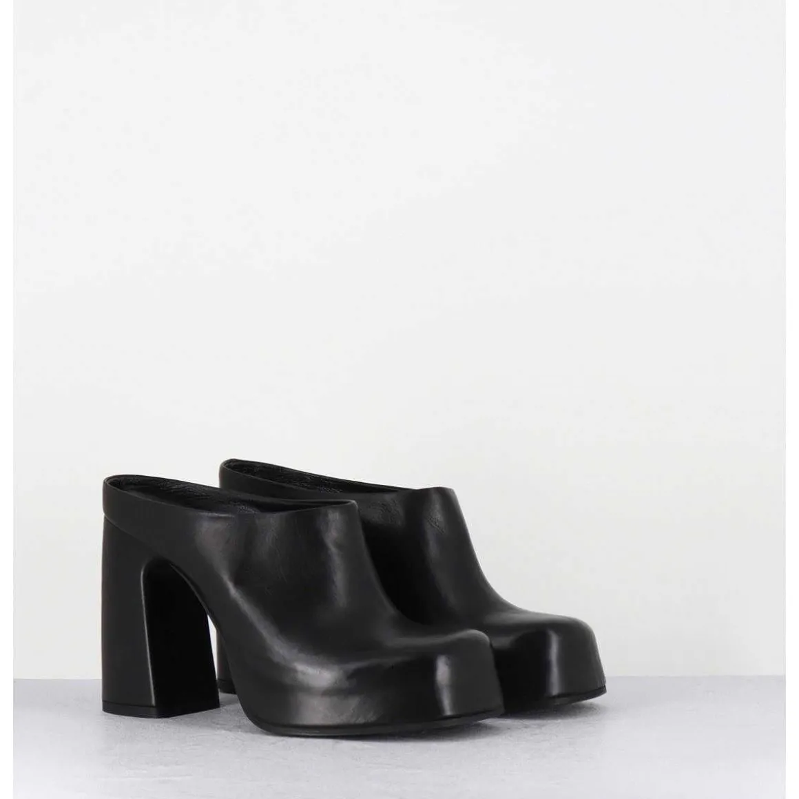 Mules A Plateforme Recouverte Talon Haut En Cuir Noir - Vatik Fular Nero