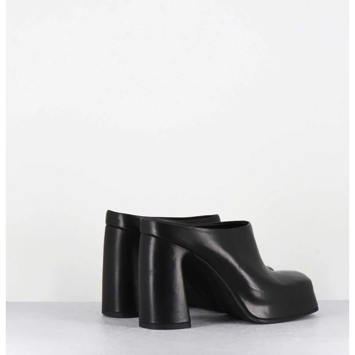 Mules A Plateforme Recouverte Talon Haut En Cuir Noir - Vatik Fular Nero